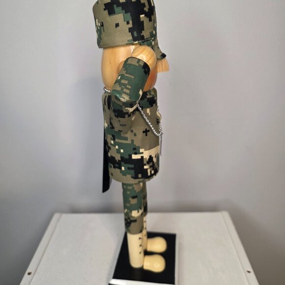 Military Soldier Camo Nutcracker Wood Dog Tags 2015 - Picture 2 of 8